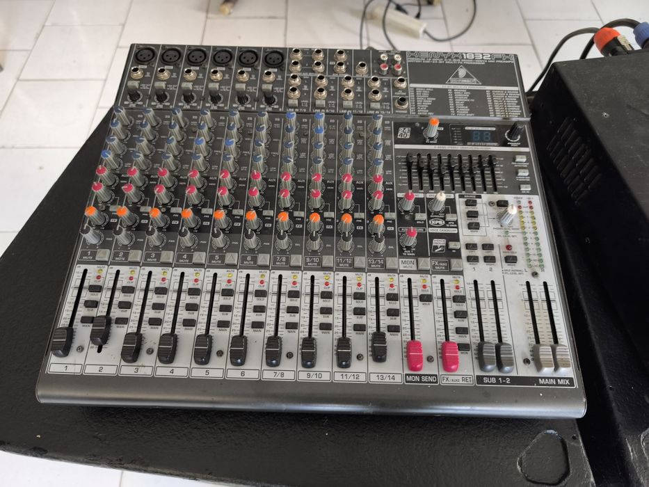 PA completo com Colunas, Mesa de Mistura e Amplificador