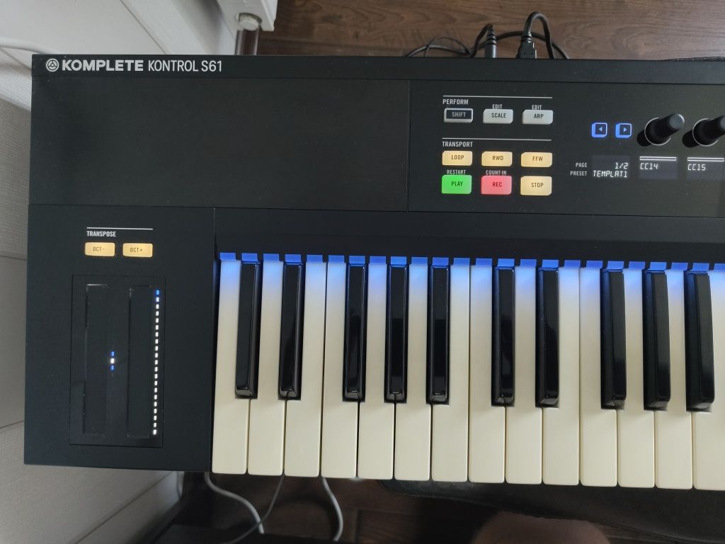 Міді клавіатура Native Instrument Komplete Kontrol S61 mk1