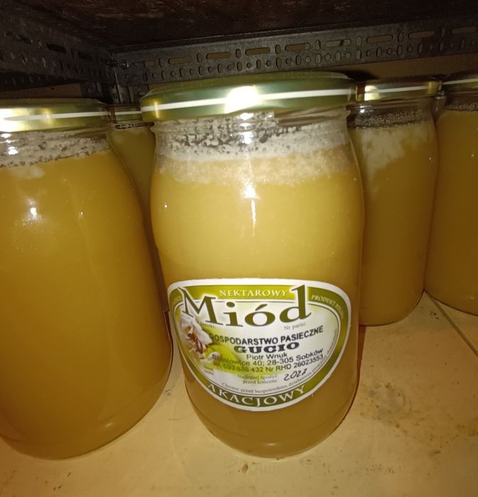 Miód akacjowy z własnej pasieki