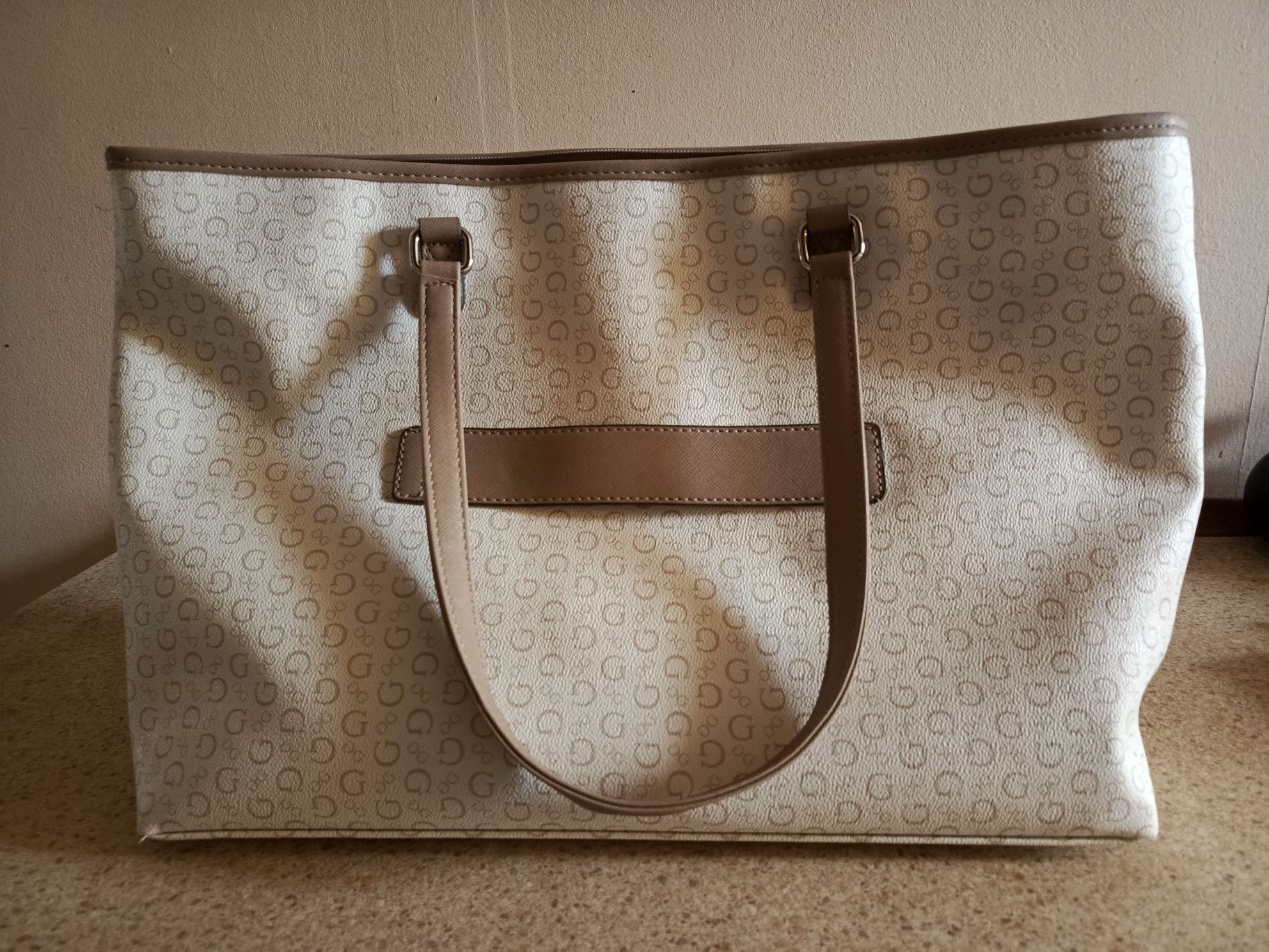 Nowa torba codzienna GUESS
