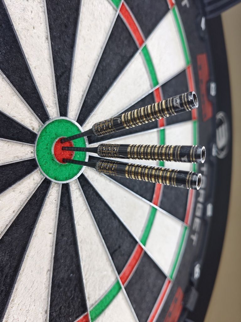 Lotki dart Bull's Kim Huybrechts Black E2 23g