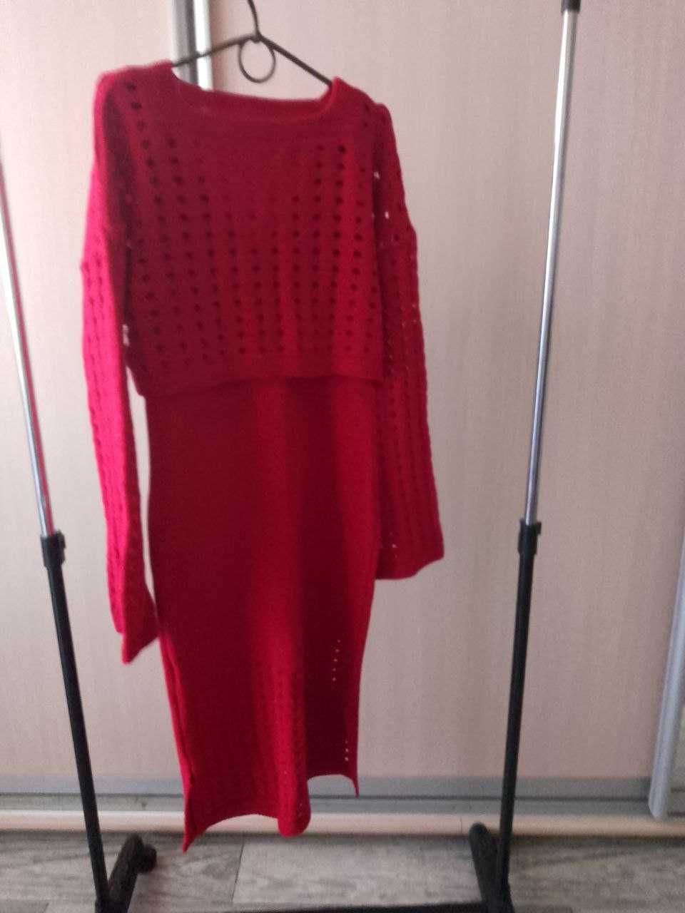 Платье женское (костюм красного цвета)