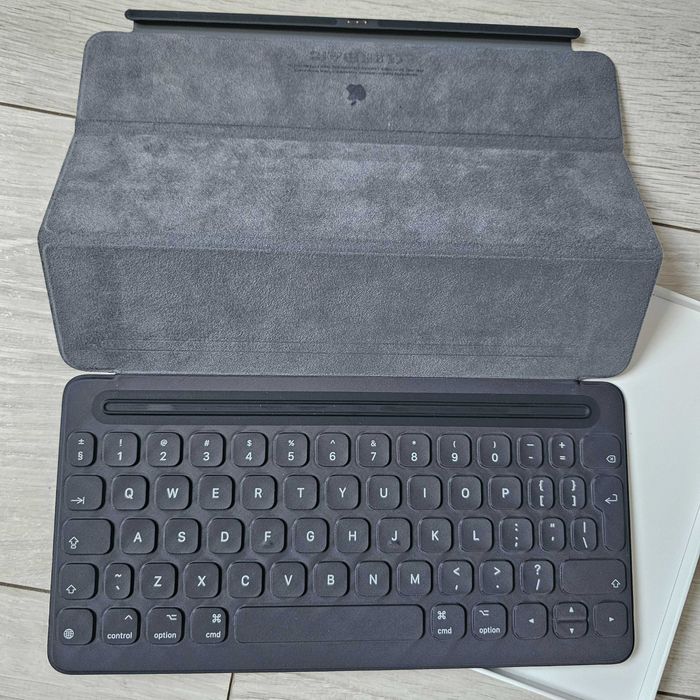 Oryginalna klawiatura iPad Pro Smart Keyboard z etui MPTL2Z/A Air 3 7