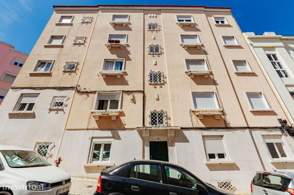 Apartamento T2 Penha de Franca (Arrendamento)