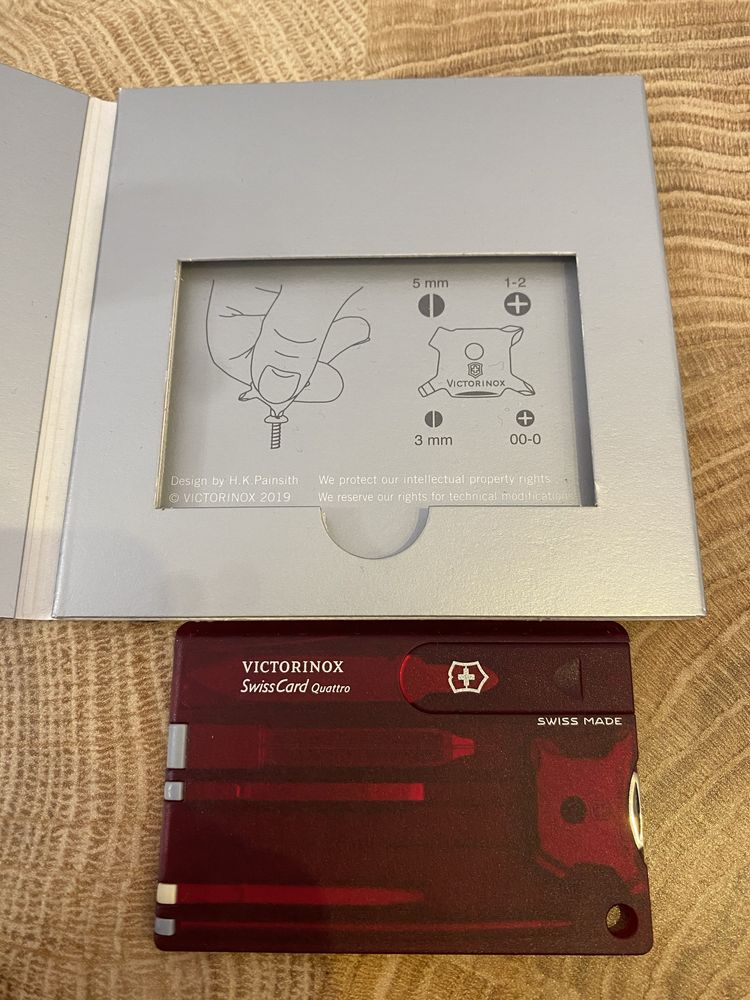 Victorinox SwissCard Quattro Rubin Red czerwony