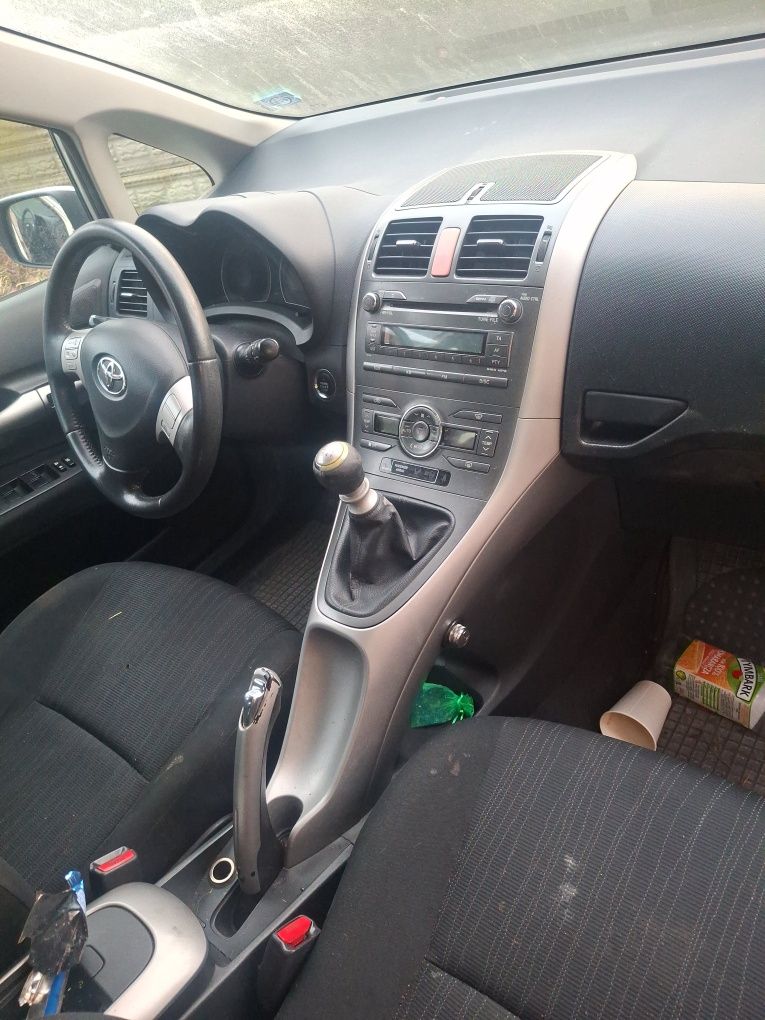 Sprzedam na.części toyota Auris 1 I 07- 2.0 D4D wszystkie elementy