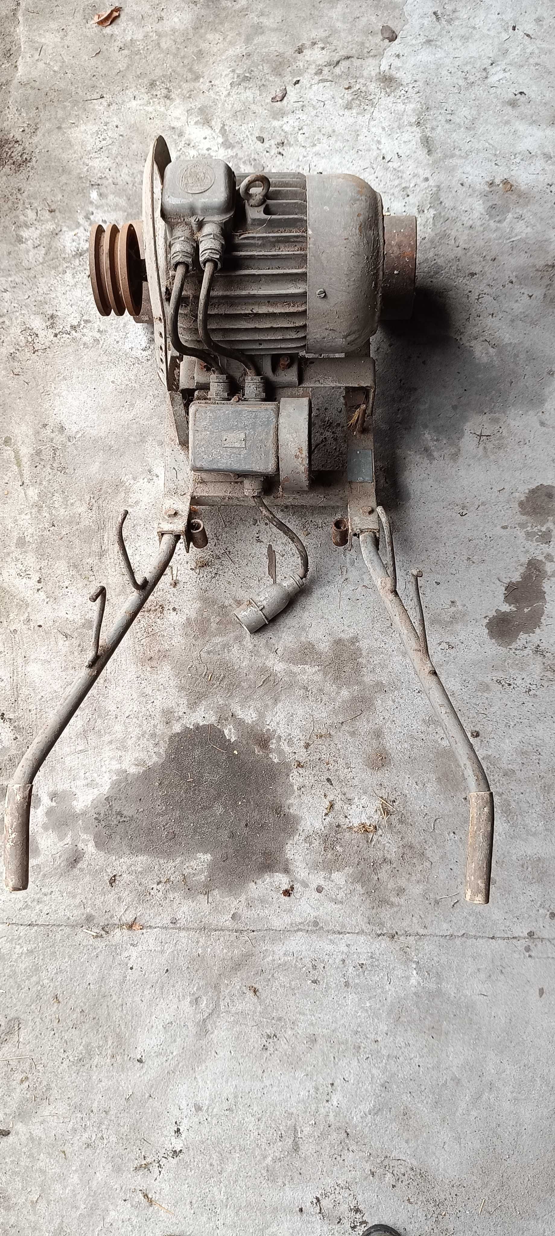 Silnik elektryczny z wózkiem