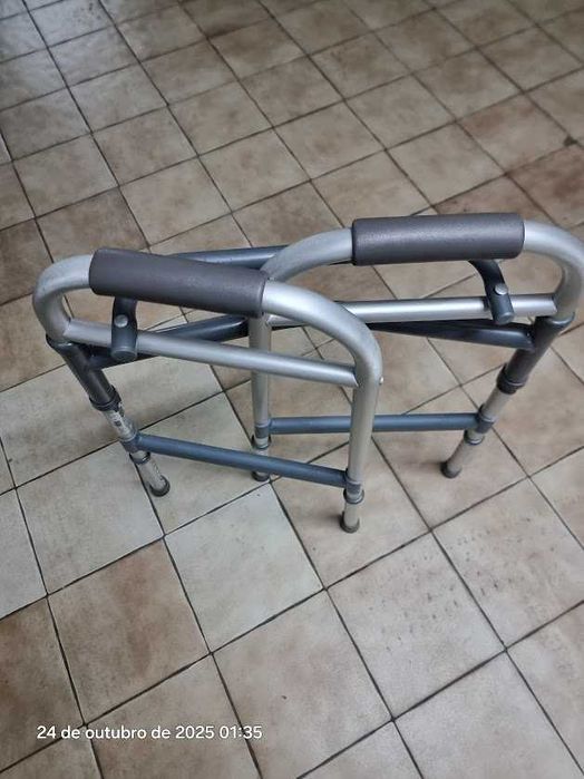 Andarilho articulado