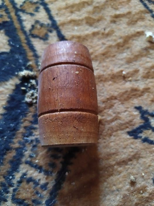 Figurka beczka ozdoba drewno brązowa 5 cm