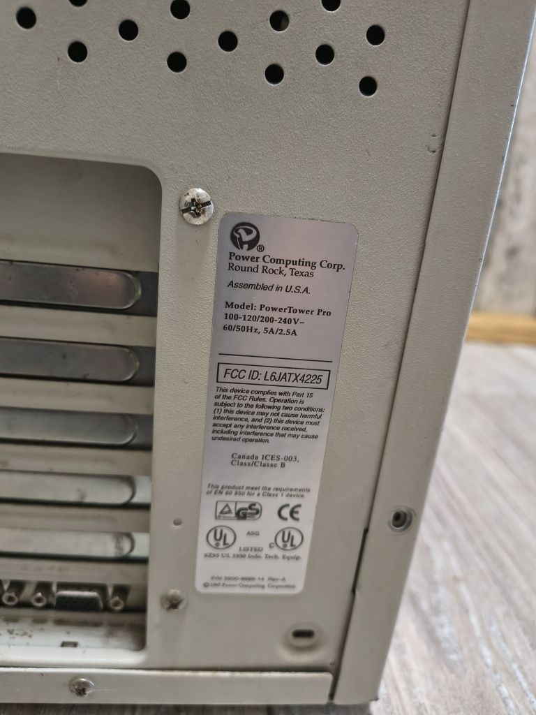 Retro komputer Power Compiuting Power Tower Pro 225 !