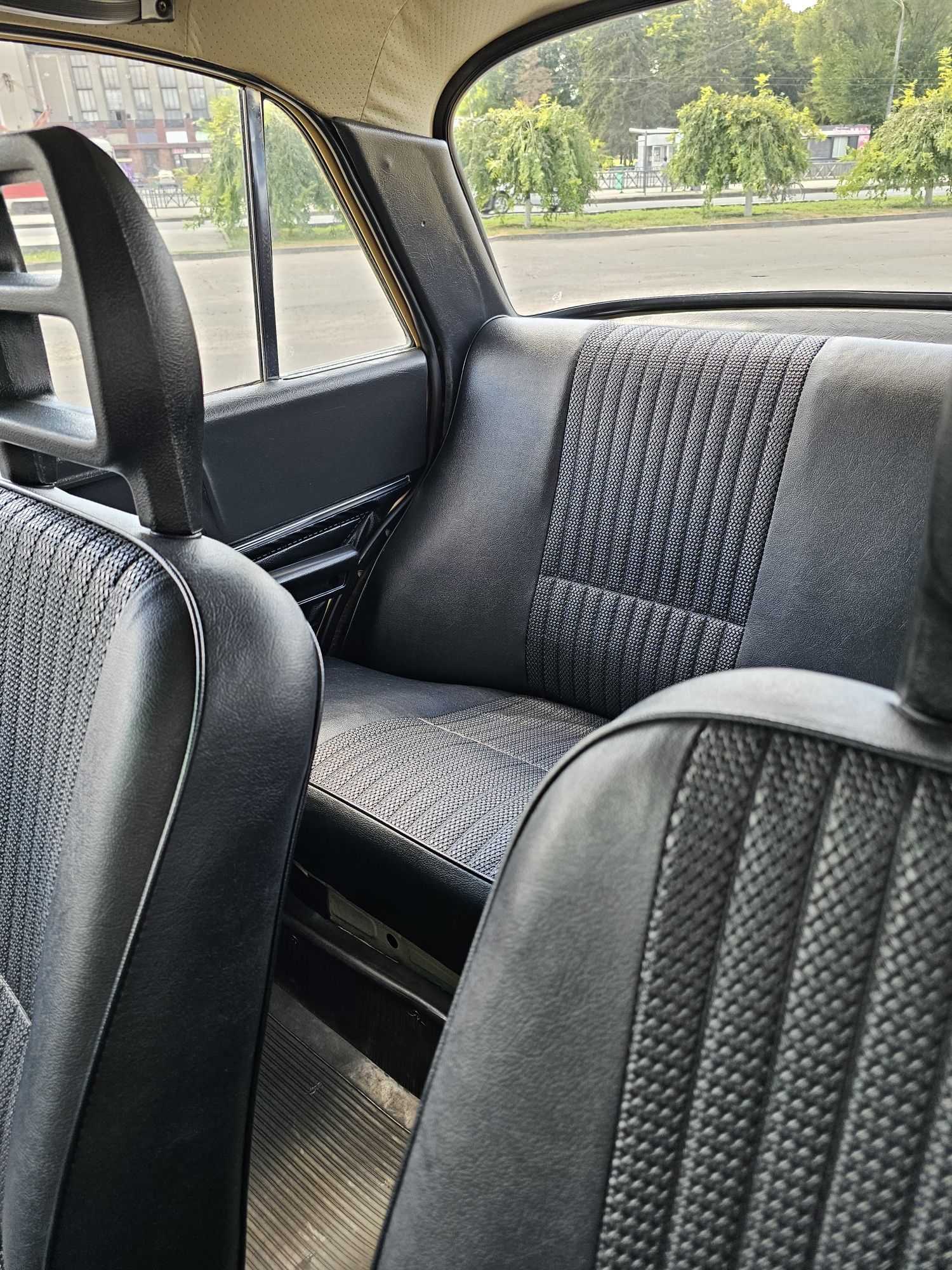 Продам москвич АЗЛК 2140