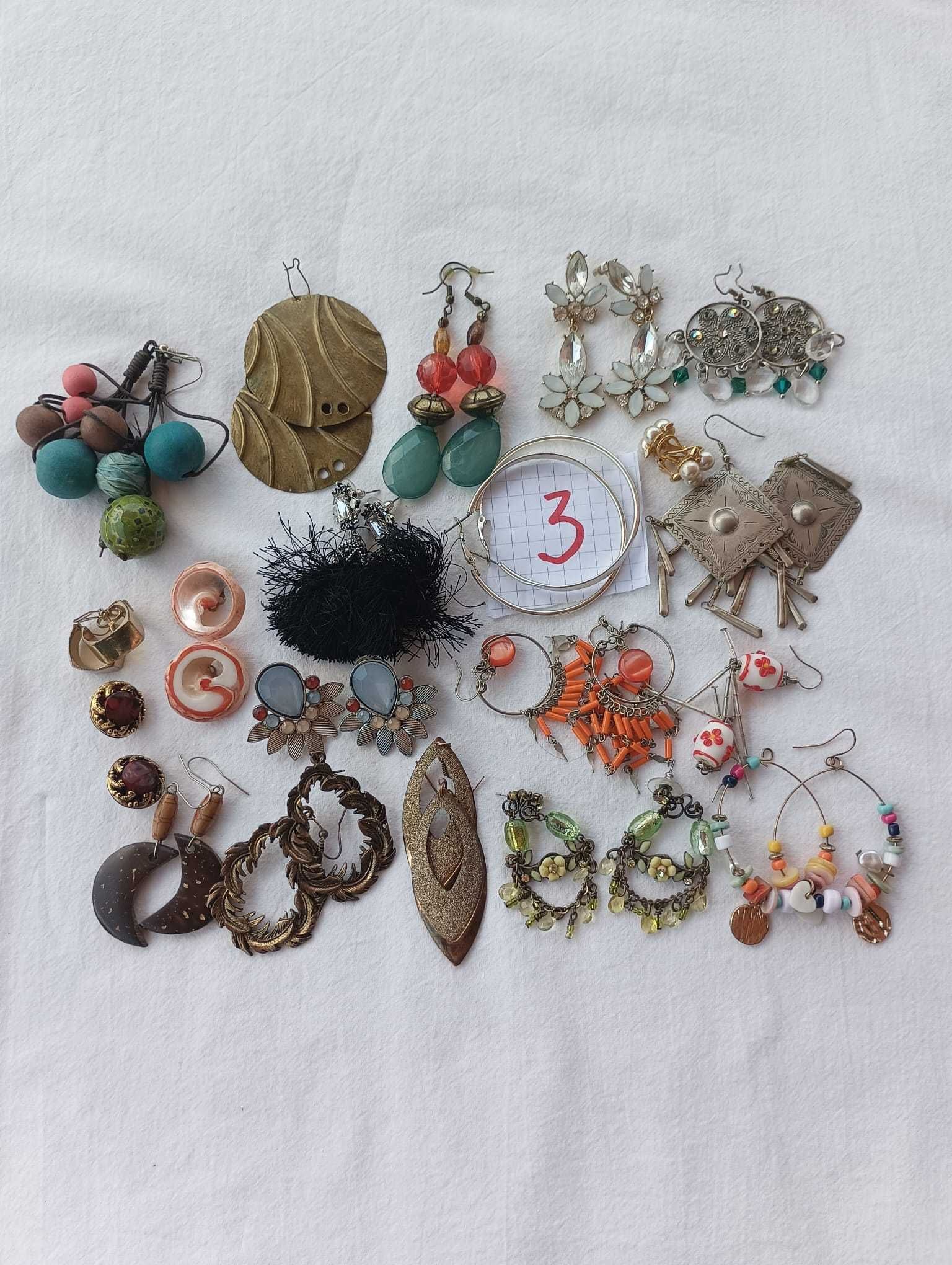 6 Lotes de brincos com 20 pares cada
