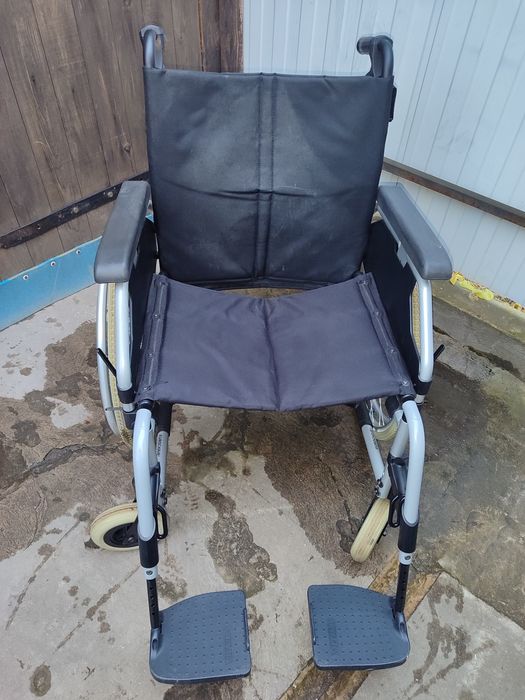 Інвалідний візок (ширина сидіння 51 см)