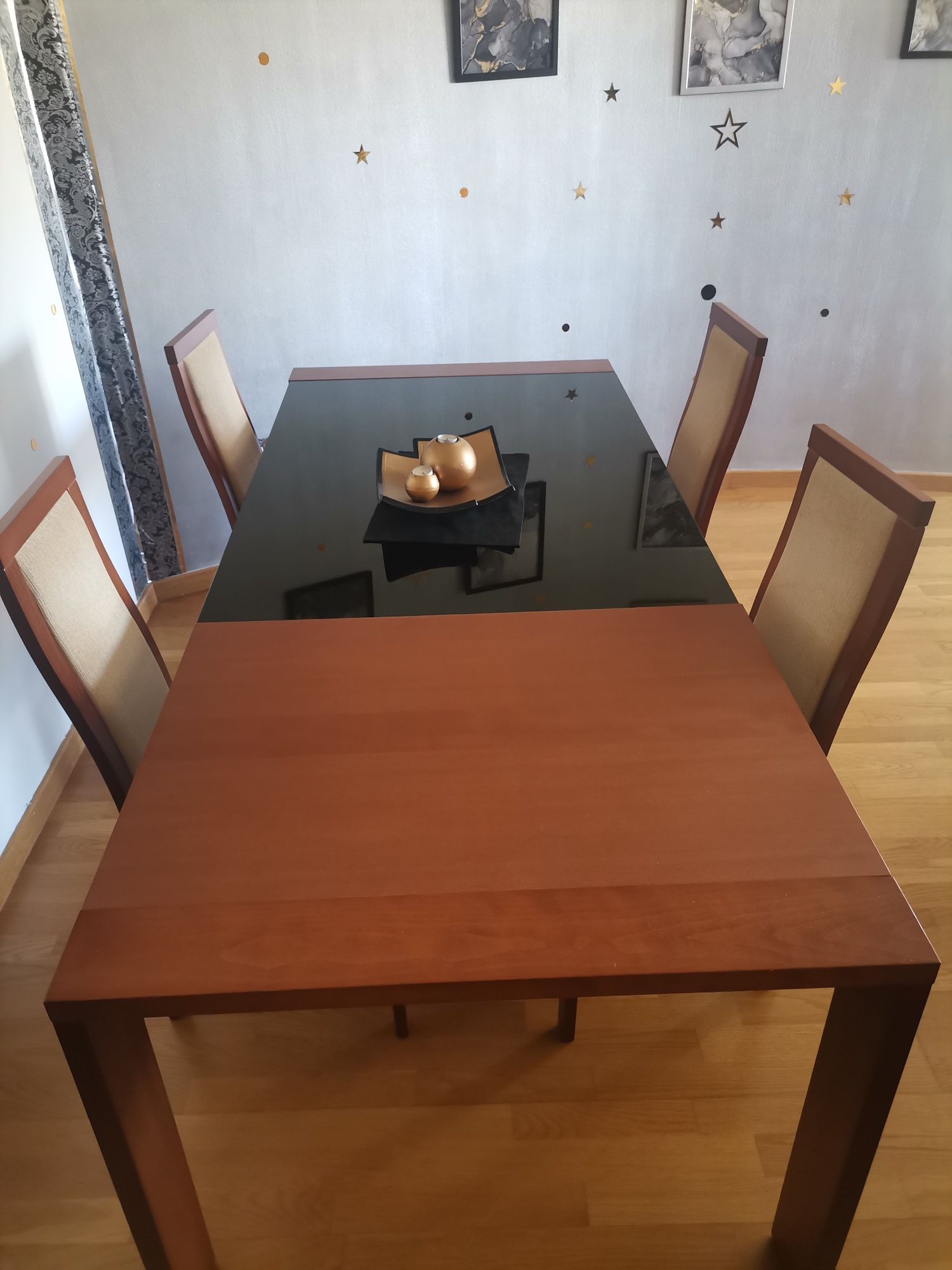 Mesa de Sala com 4 cadeiras