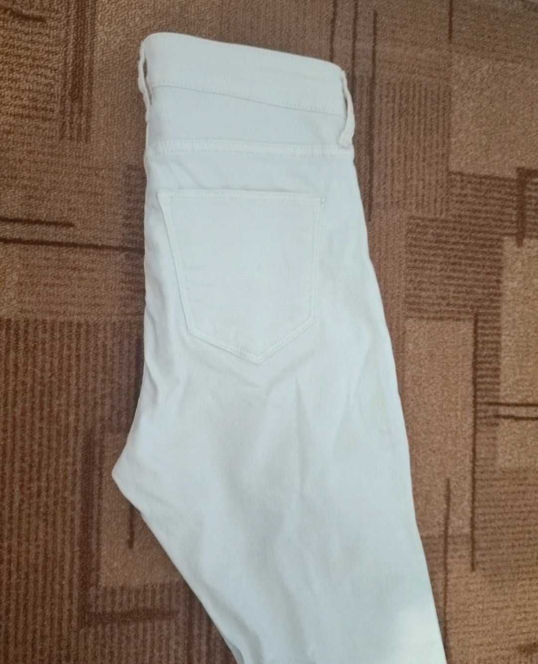 Białe spodnie hm