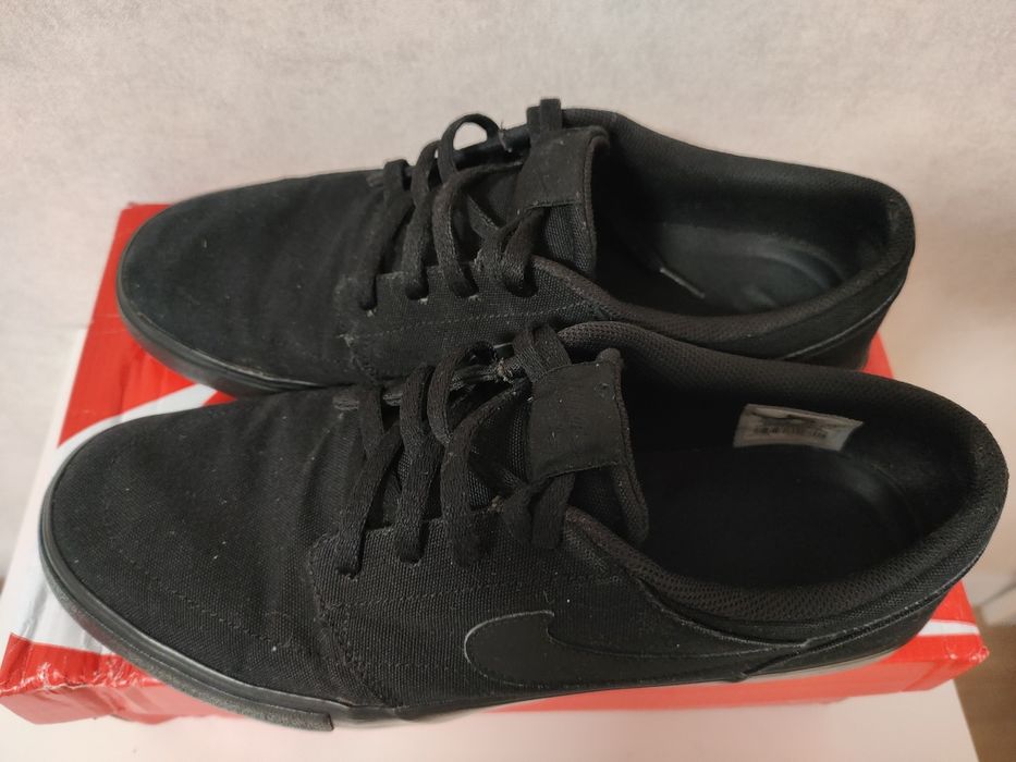 Чоловічі кеди Nike 44 розмір 28 см 

Опис:

Це класичні чорні кед