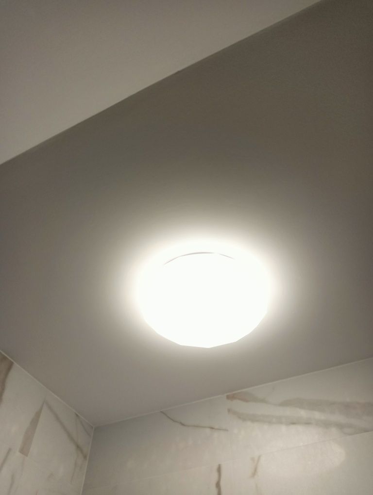 Piękny klosz do lampy sufitowej