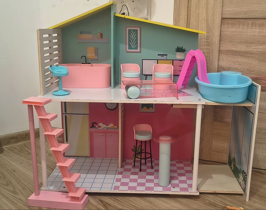 Domek dla lalek +lalki + helikopter Barbie