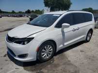 Chrysler Pacifica 2017 Chrysler Pacifica Touring L - Kupiony w Transporcie do Polski