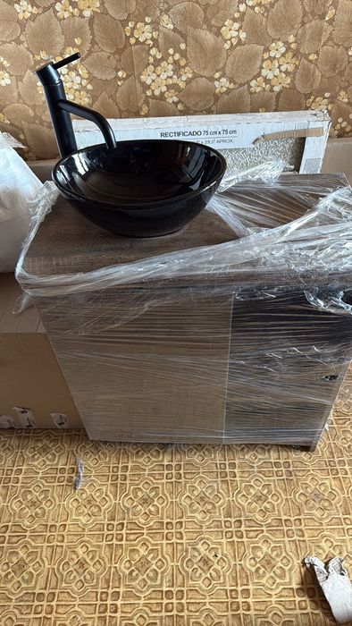 Тумба та тумба з умивальником