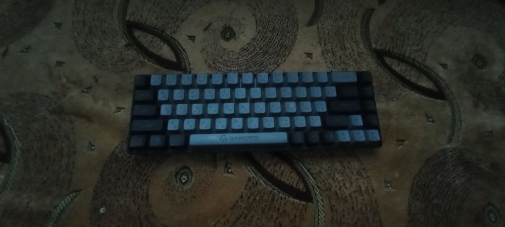 Продам бездротову ігрову  клавіатуру  Gamepro gk935
