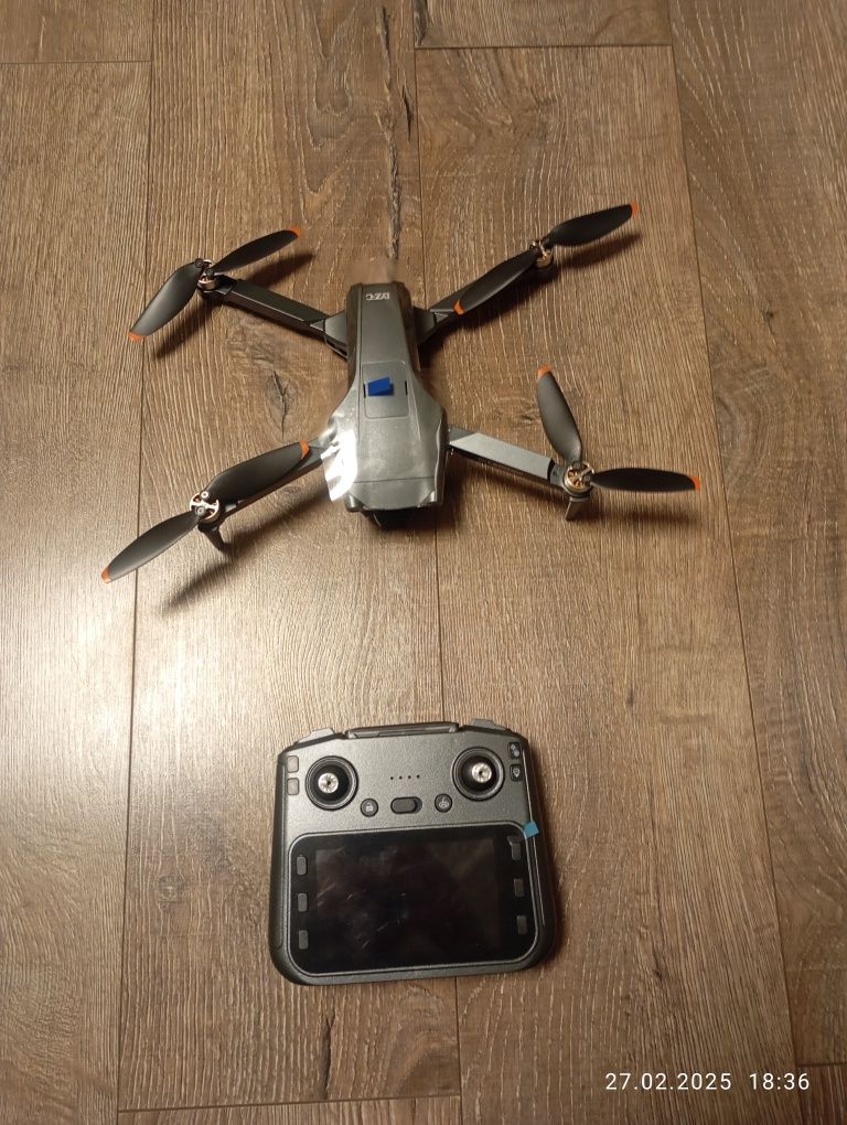 Dron ekran w pilocie