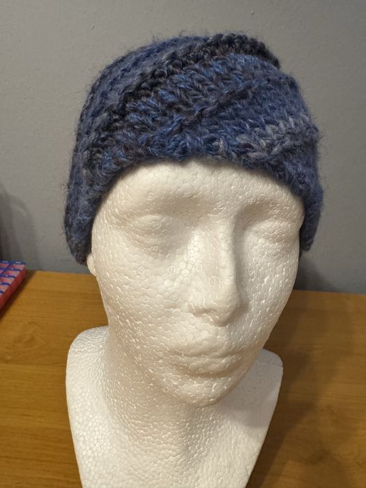 Damska jesienna czapka smerfetka hand made