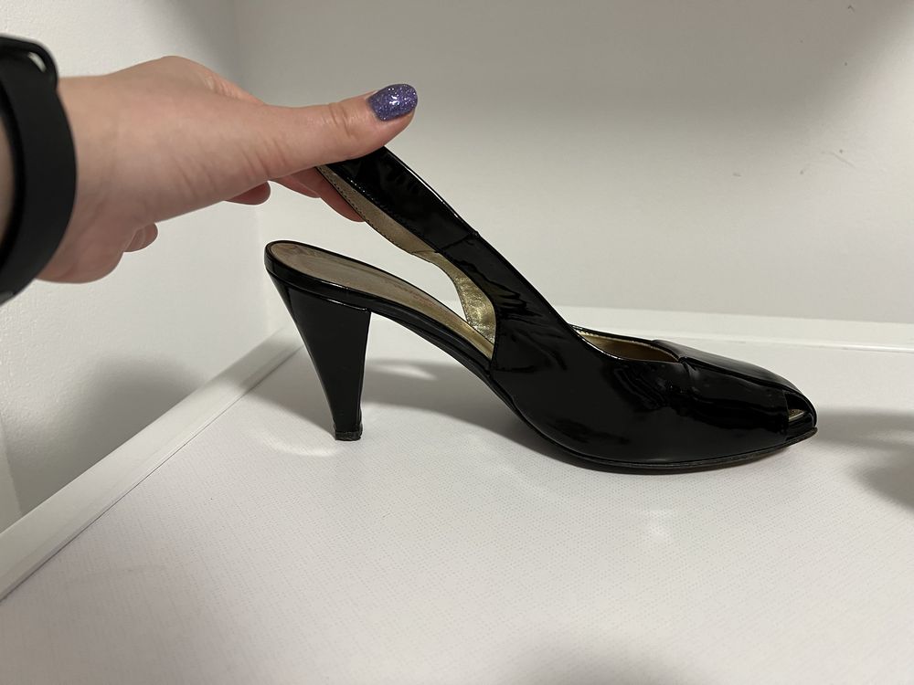 Skórzane lakierowane czółenka Prima Moda roz. 37.5