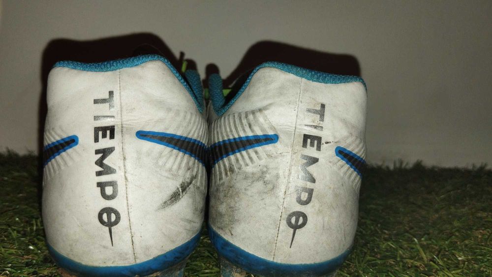 Korki, buty piłkarskie Nike r. 35.5