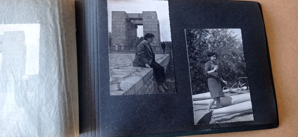 Album ze zdjęciami PRL motoryzacja, miasta, pomniki