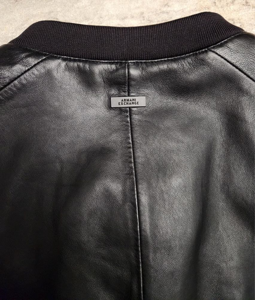 Продам оригинальную куртку Armani