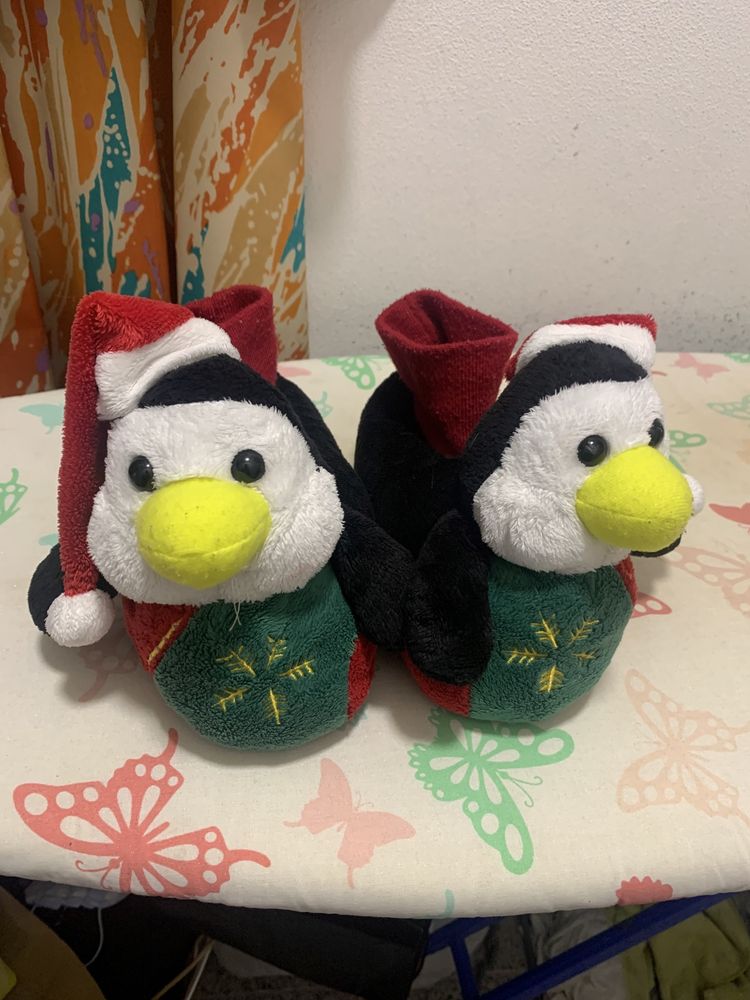 Pantufas e tapa orelhas e bandolete do mickey