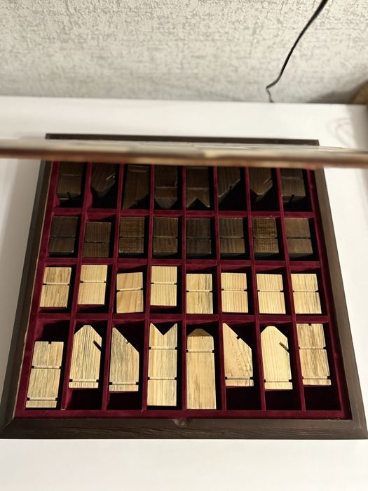 Продам дизайнерські шахмати ручноі роботи