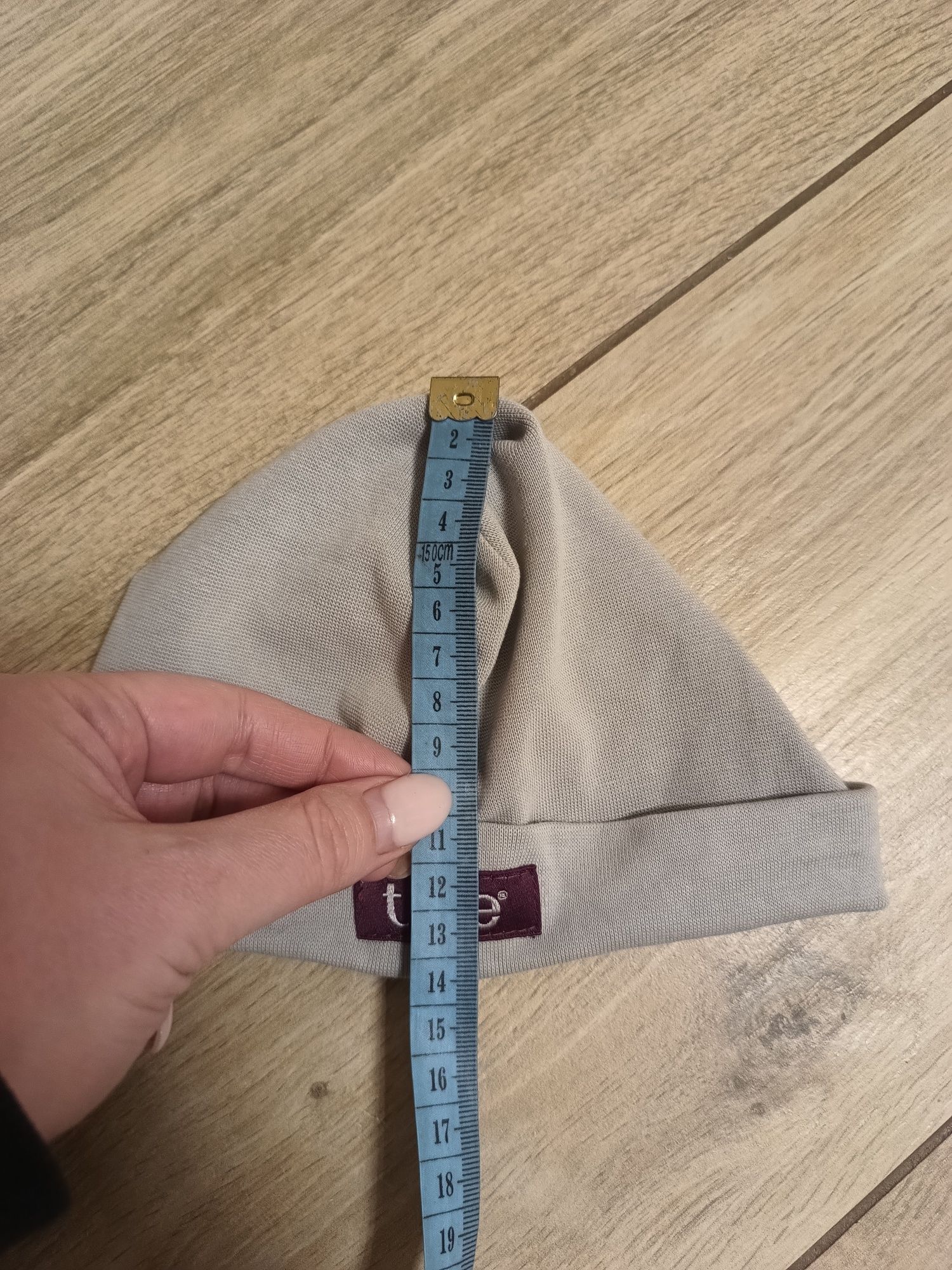 Szara dziecięca niemowlęca czapka z napisem True unisex