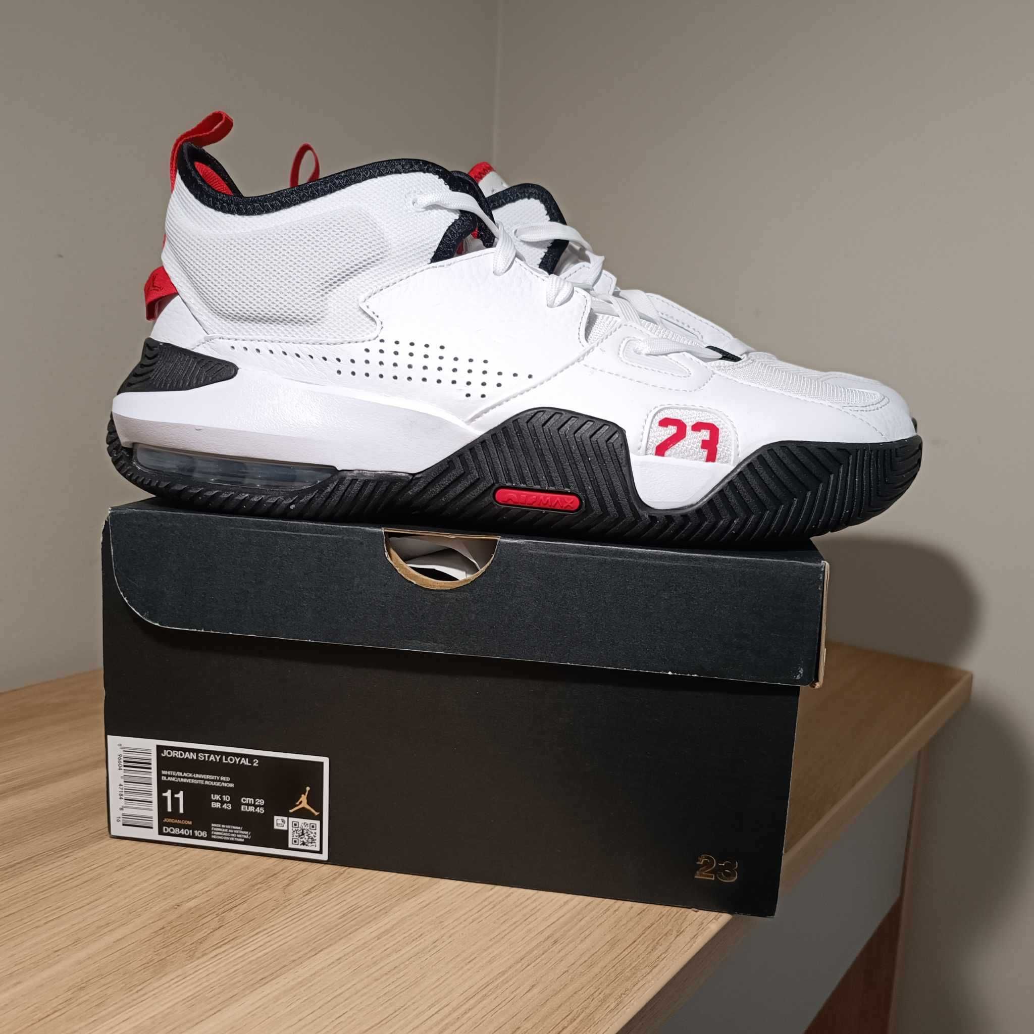 Jordan Stay Loyal 2 r. 45 (29 cm) White/Black-University Red