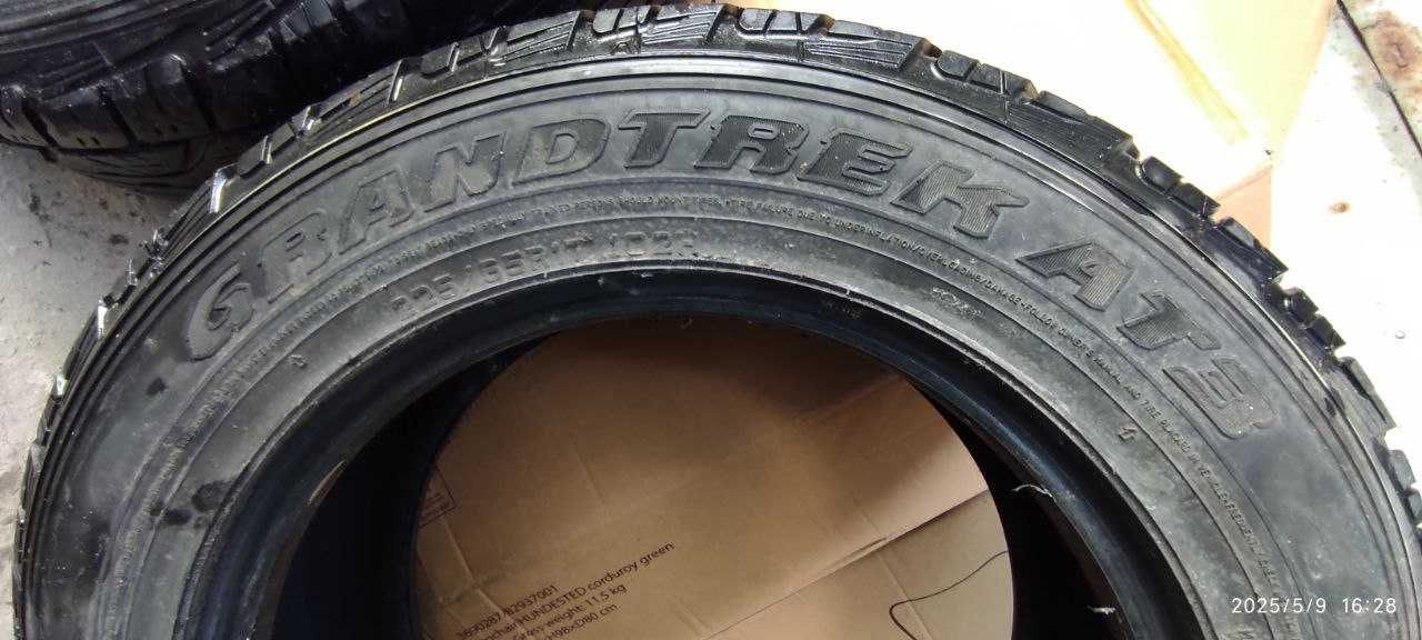 Всесезонные шины Dunlop GrandTrek AT3   225/65/17   2шт.
