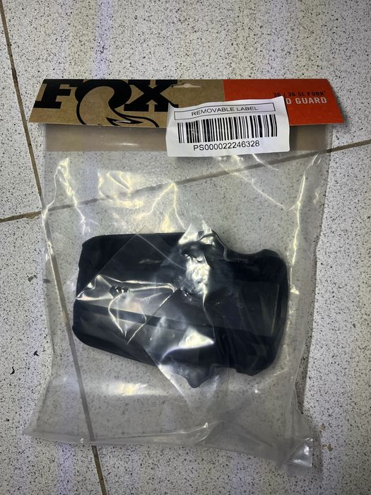 Fox 36 guarda lamas da frente