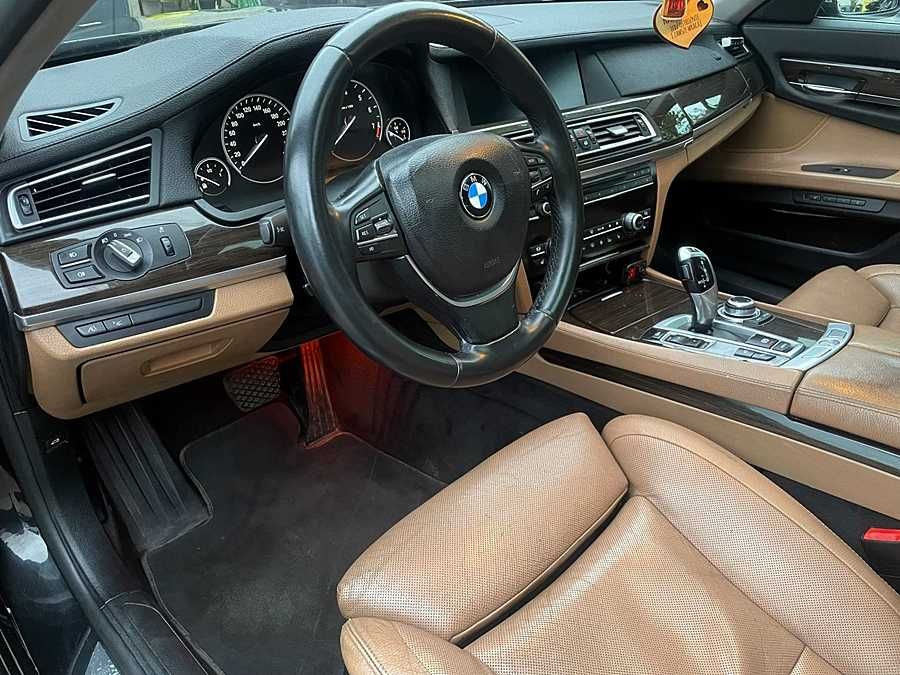 #Sprzedam BMW F01 740I_3.0B/326Km_Salon Polska_Oryginalny Przebieg#