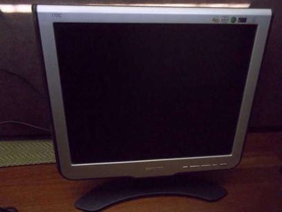 Monitor LCD Philips 170c (17 polegadas)