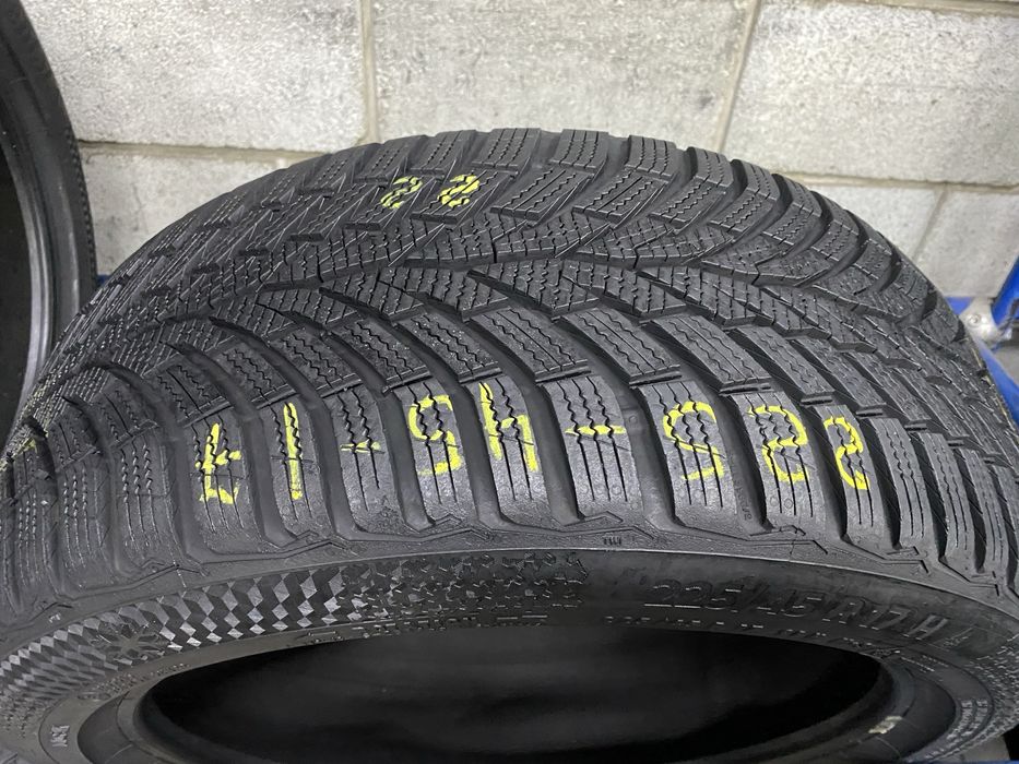 Зимові шини 225/45 R17 CONTINENTAL
