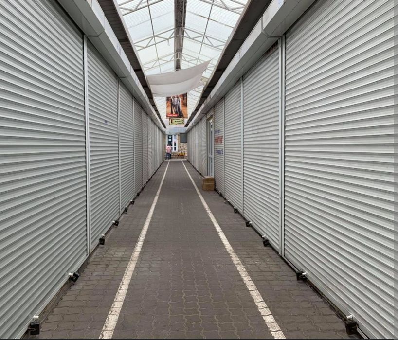 Контейнер, торгове місце на ринку