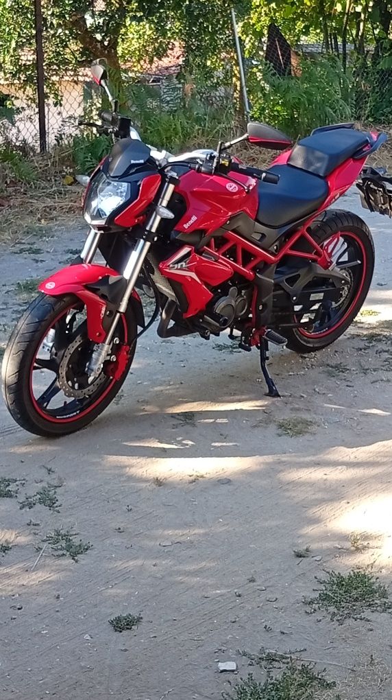 Mota Benelli bn 125 com 19 mil e tal kilometros está como nova mesmo