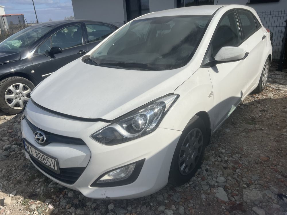 Hyundai i30 uszkodzony odpala jeździ  salon pl pierwszy własciciel