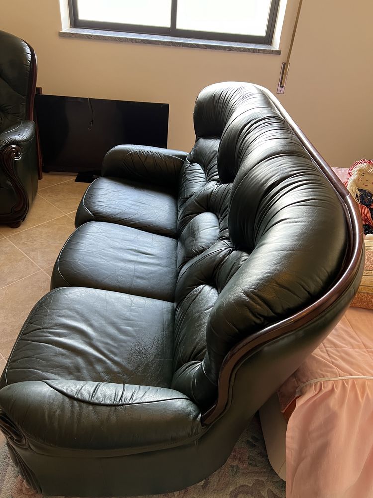 Sofa em pele usado