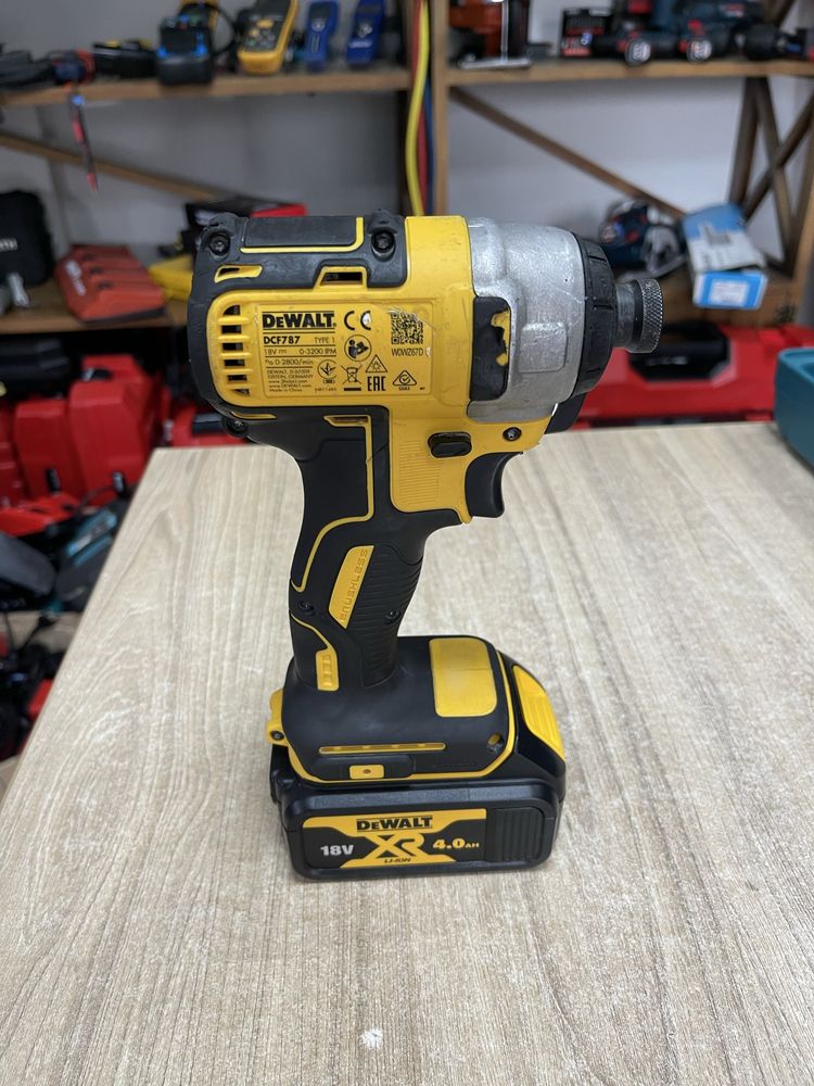 Dewalt DCF787 / вживаний безщітковий імпакт Девольт