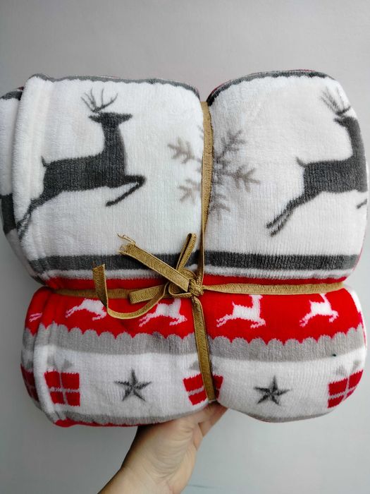 Ciepły świąteczny koc sherpa Smukee 150x200 renifery norweski wzór