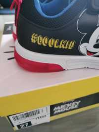 Tênis Mickey com luzes. Novos