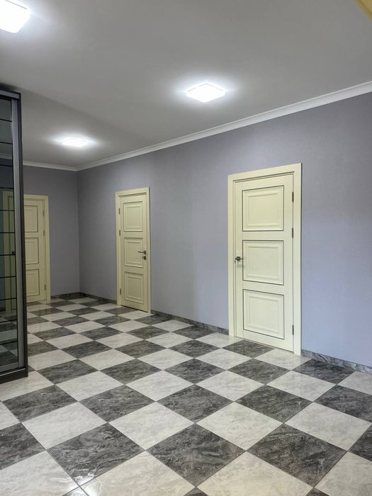 Продаж будинку з ремонтом у Блиставиці, 6 соток, гараж, закрите км