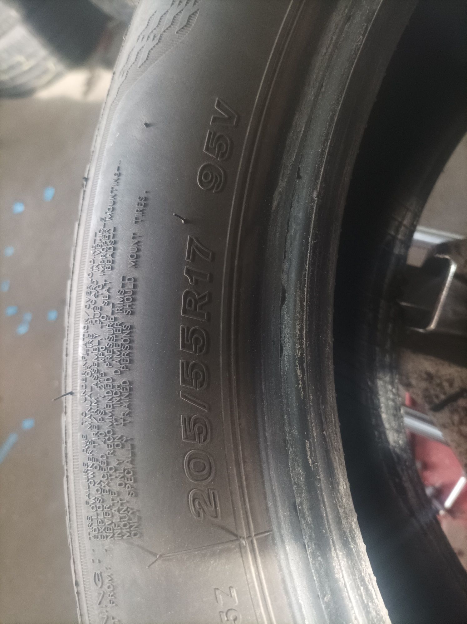 205/55 R17 Bridgestone