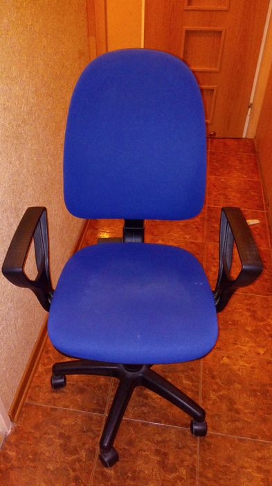 Fotel obrotowy/krzesło biurowe z podłokietnikami - okazja!!!